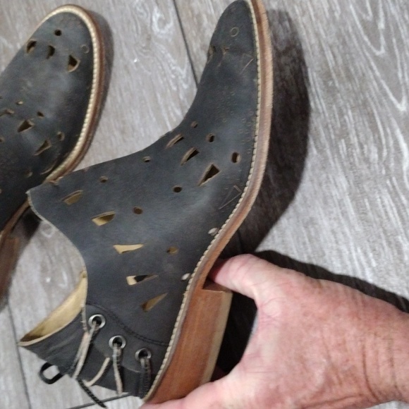 CWY by Coolway die cut dark grey leather booties. Size 7 - Picture 4 of 14